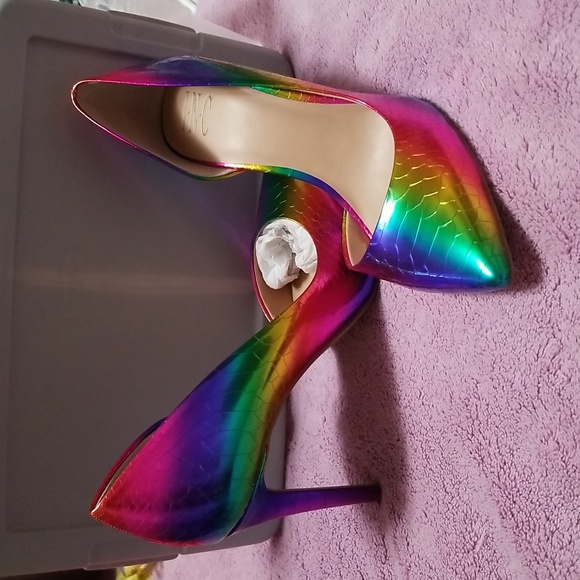 SOLD!!! Women's INC International Concepts Rainbow Metallic Python Print Heels - Picture 2 of 6